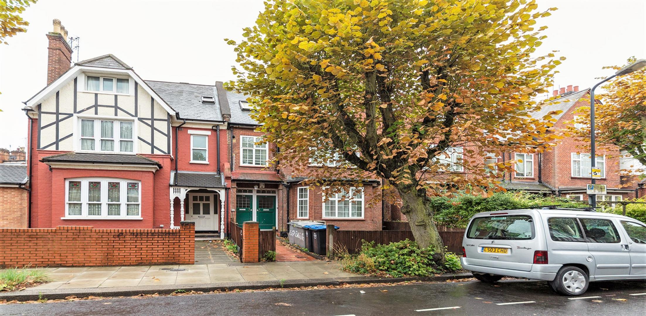 			3 Bedroom, 1 bath, 1 reception Flat			 Stanley Gardens, Willesden Green